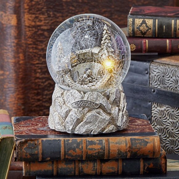 Harry Potter Hogwarts Express Snow Globe Pottery Barn, Brand New! - Picture 2 of 4